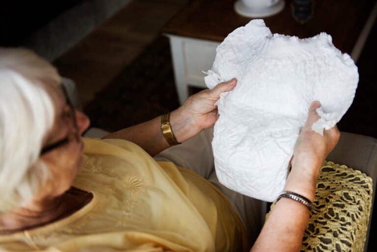 Ladies Adult Diapers: Size & Absorbency Guide for Wholesale Buyers in Kenya